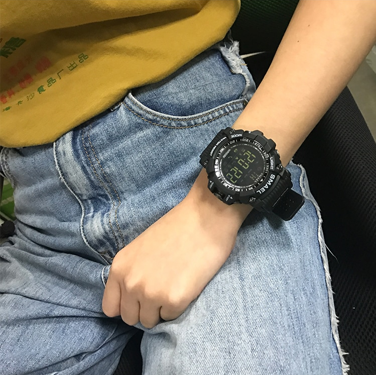 Men's Shockproof Chronograph Digital Watch Men's Shockproof Chronograph Digital Watch